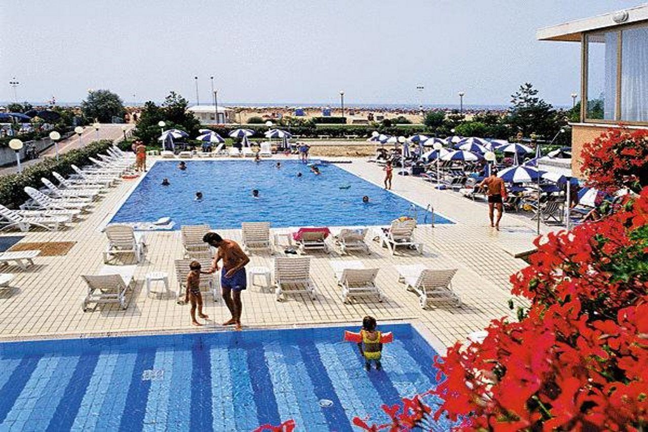 Hotel Palace Μπιμπιόνε Εξωτερικό φωτογραφία